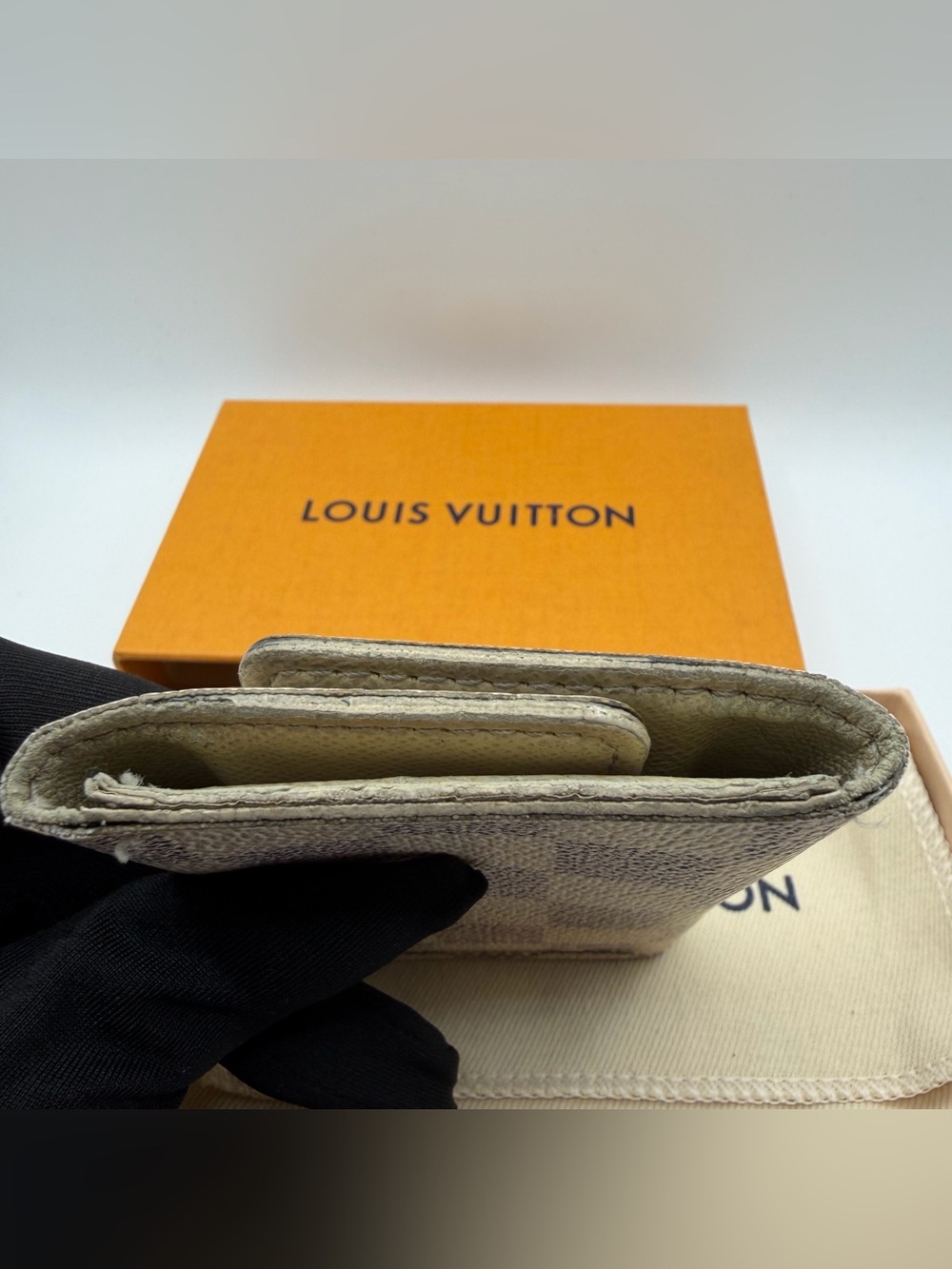 Louis Vuitton Damier Azur 6 Key Cles - Picture 4 of 5